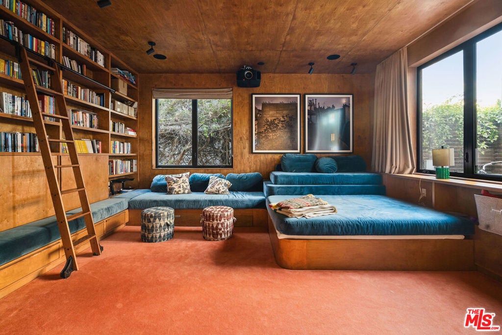 Photo of Listing #25593953