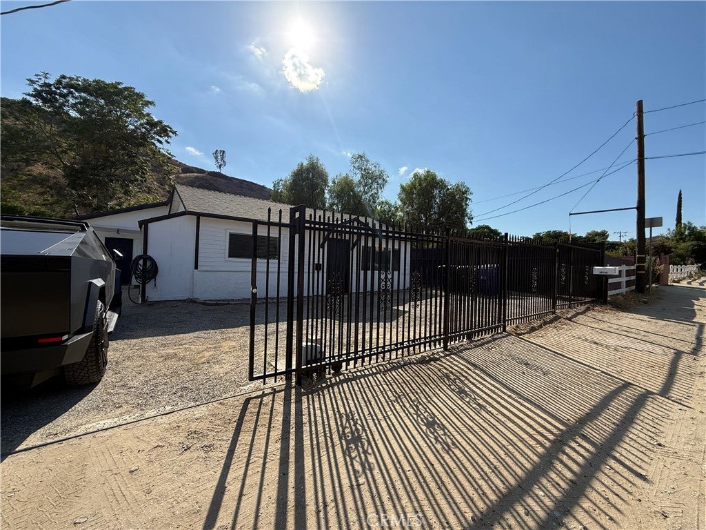 Photo of Listing #SR25220362