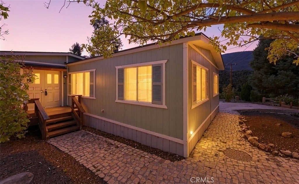 Photo of Listing #SR25219407