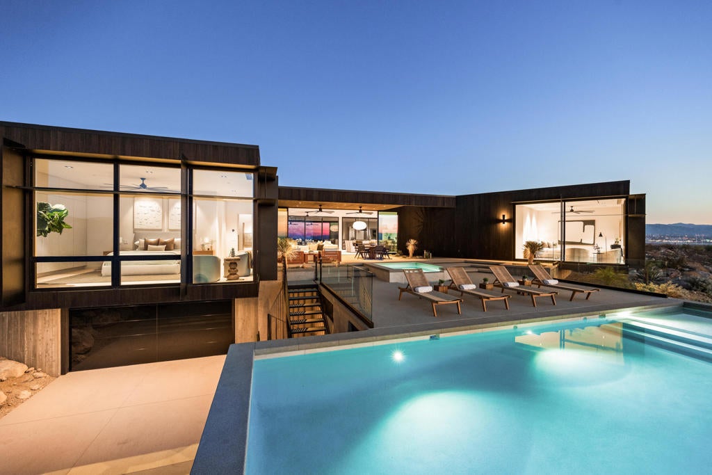 2085 Desert Flower Court, Palm Springs