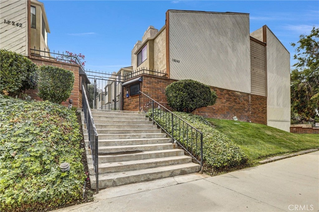 Photo of Listing #SR25221201