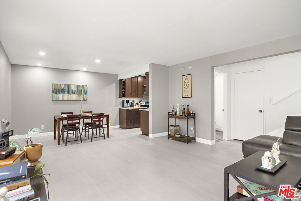 Photo of Listing #25594997