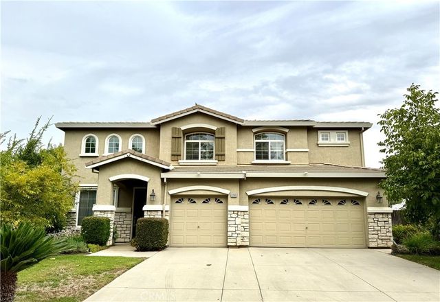 9200 Hunters Creek Way, Chowchilla
