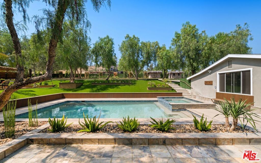 Photo of Listing #25595235