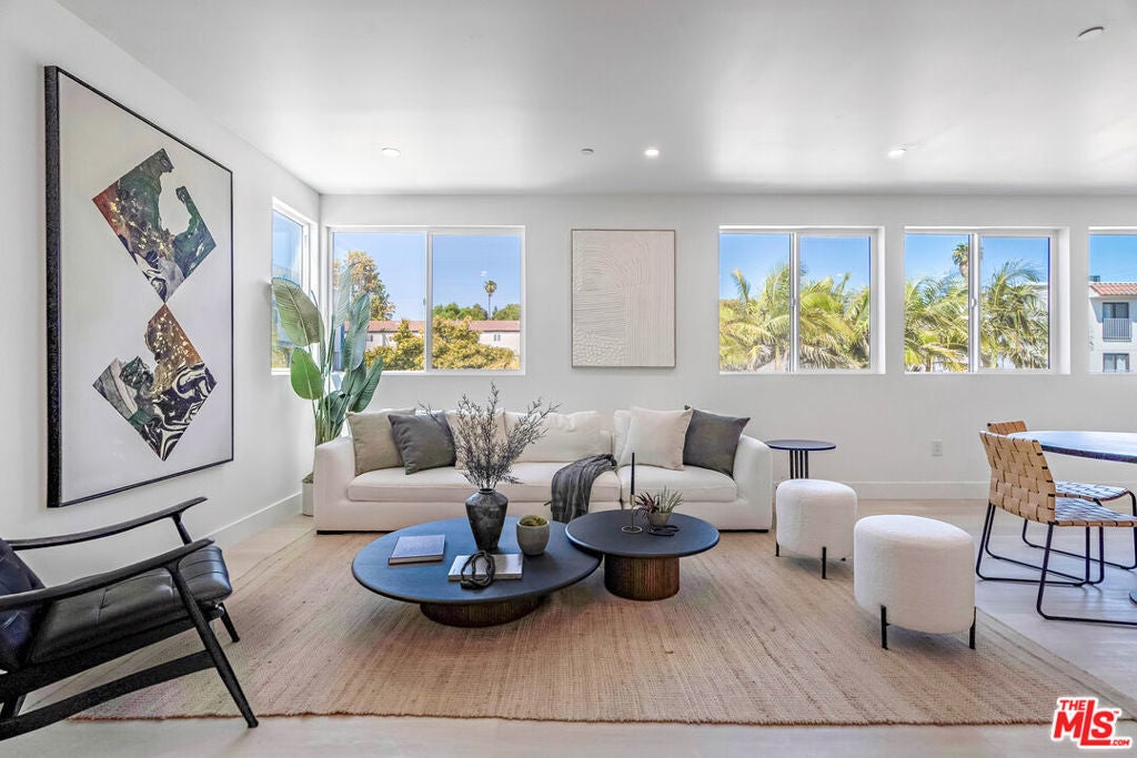 Photo of Listing #25593119