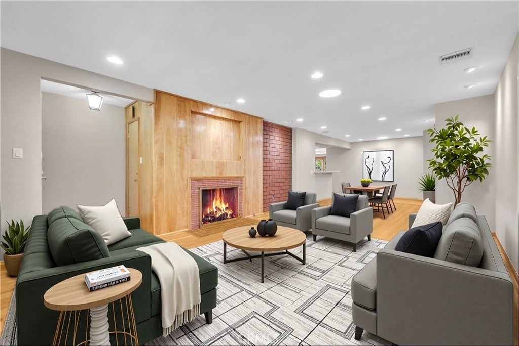 Photo of Listing #AR25221675