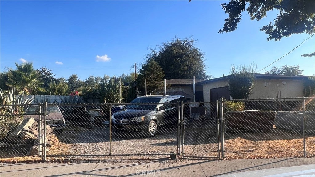 Photo of Listing #IV25221612