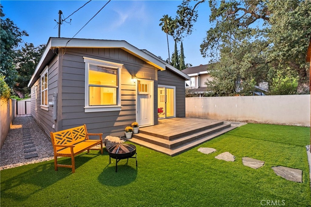 Photo of Listing #SR25221778