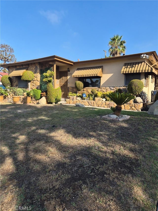 2425 W 116th Street, Hawthorne.