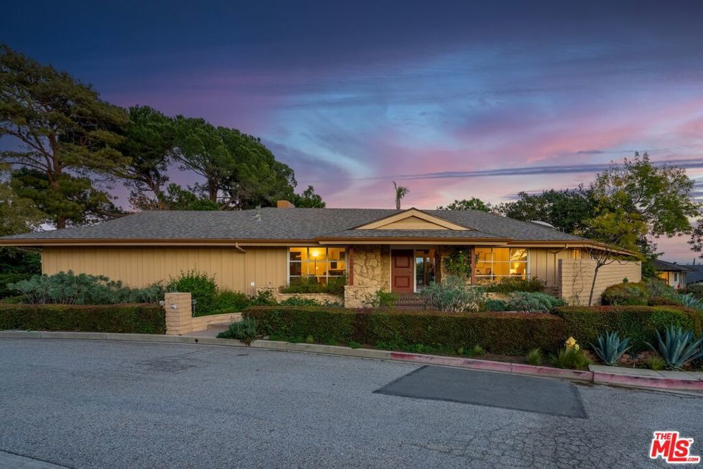 Photo of Listing #25595417