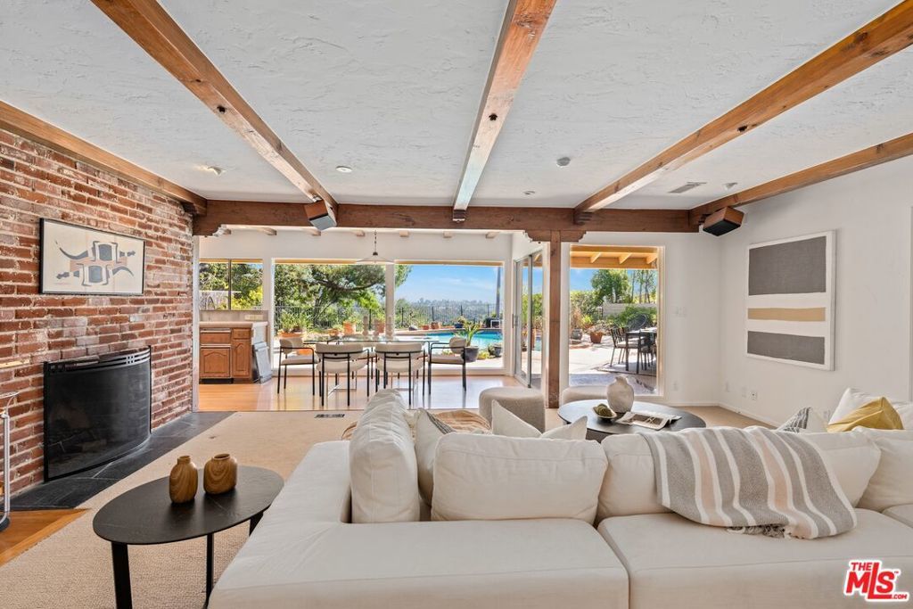 Photo of Listing #25595417