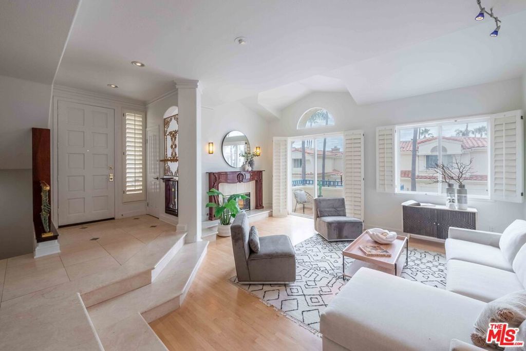 Photo of Listing #25595279