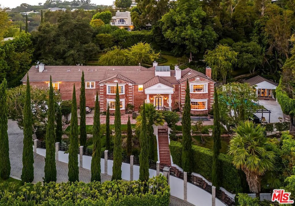 725 Faring Road, Los Angeles