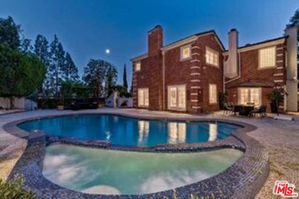 Photo of Listing #25595603