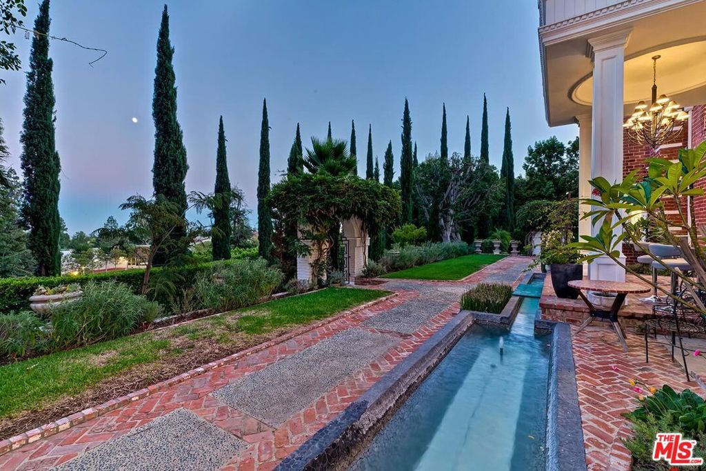 Photo of Listing #25595603