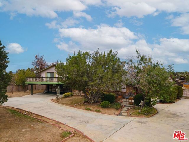2057 W Avenue O, Palmdale