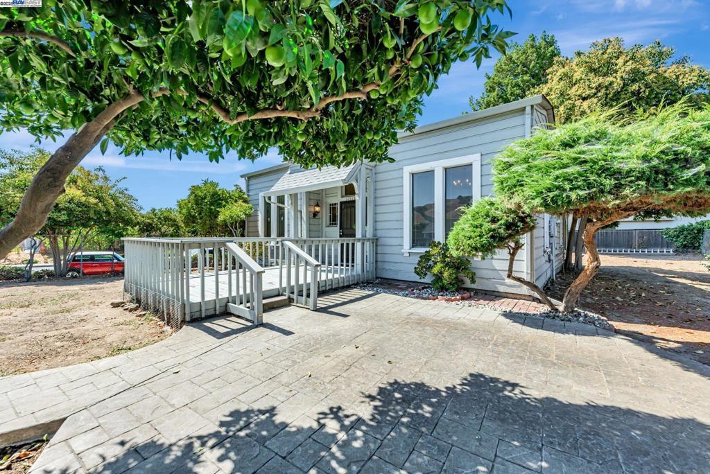 Photo of Listing #41112332