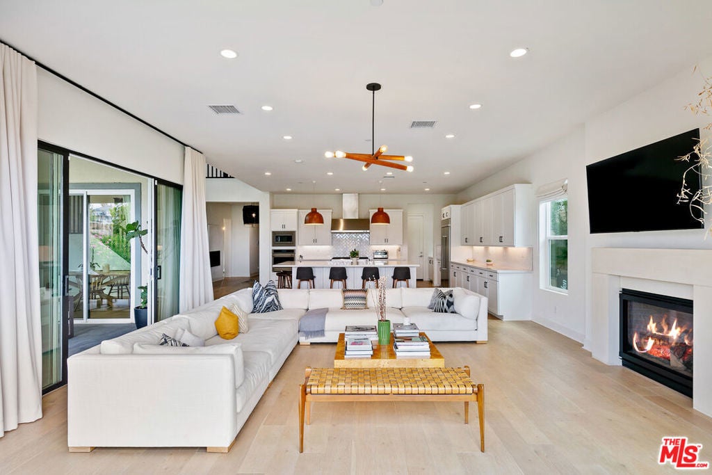 Photo of Listing #25595619