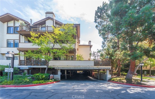 2559 Plaza Del Amo 207, Torrance.