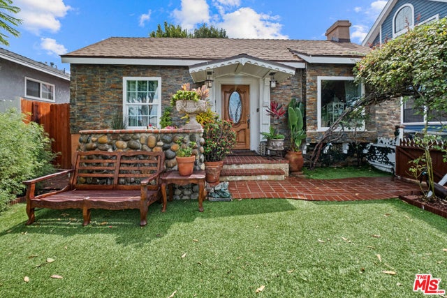 2558 Torrance Boulevard, Torrance.