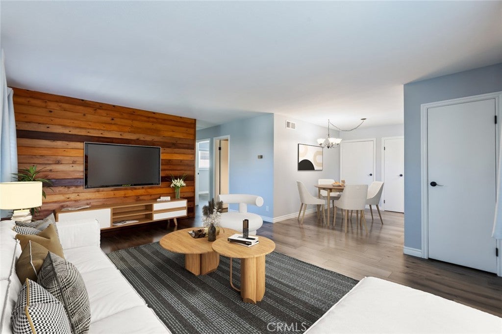 Photo of Listing #SB25222158