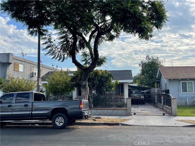 2366 Linden Avenue, Long Beach