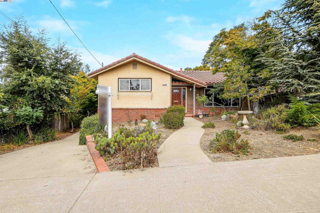 3246 Saddle Dr, Hayward