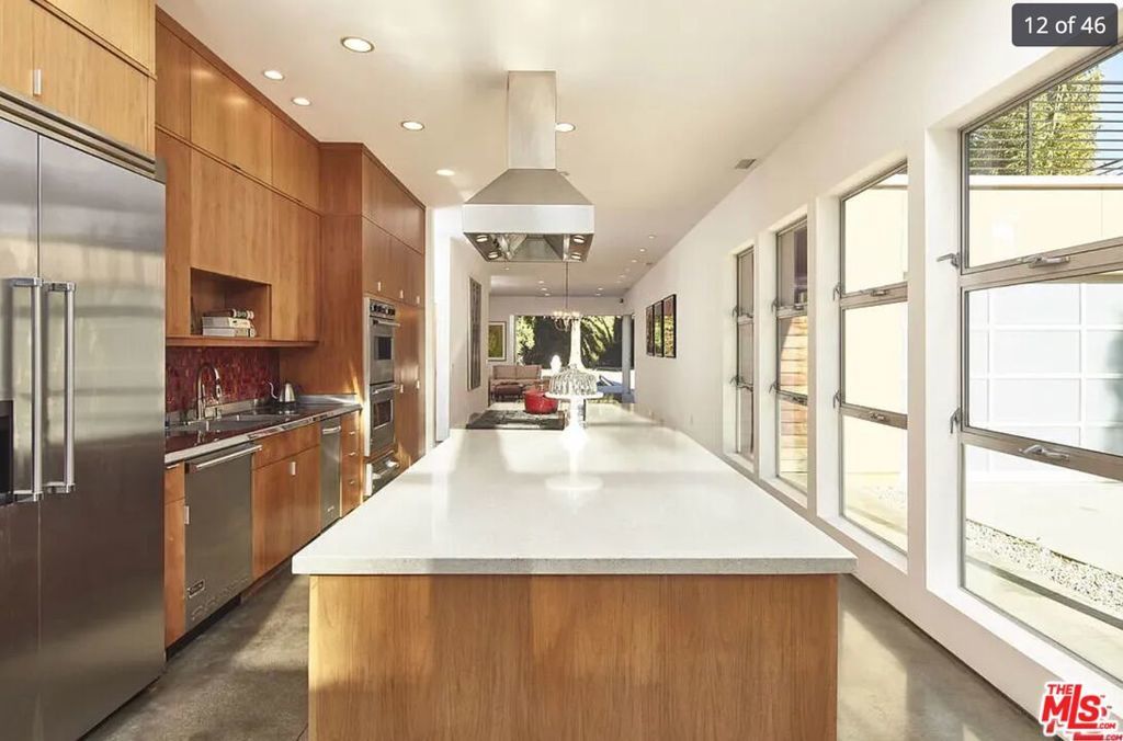 Photo of Listing #25596281