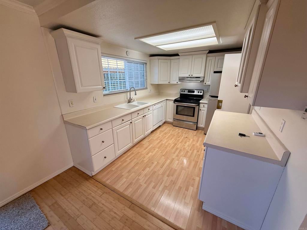 Photo of Listing #PTP2507268