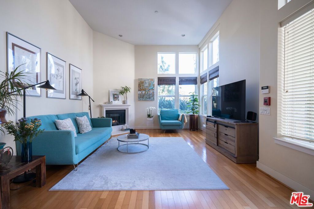 Photo of Listing #25595747