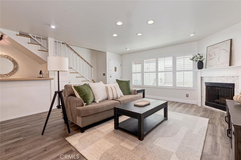 Photo of Listing #SR25222275