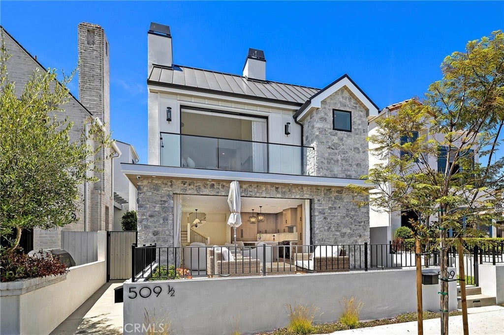 509 Carnation, Corona Del Mar