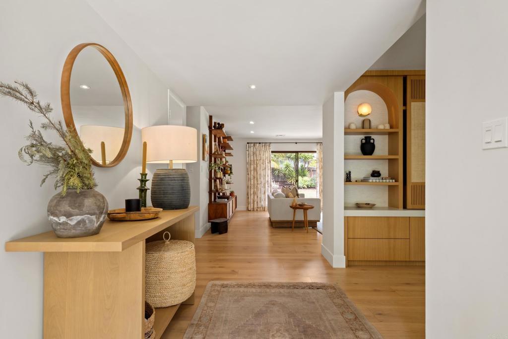 Photo of Listing #PTP2507284