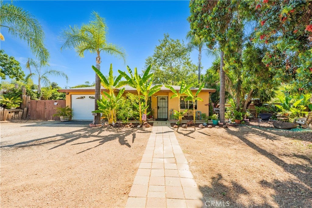 2048 Pomegranate Lane, Fallbrook