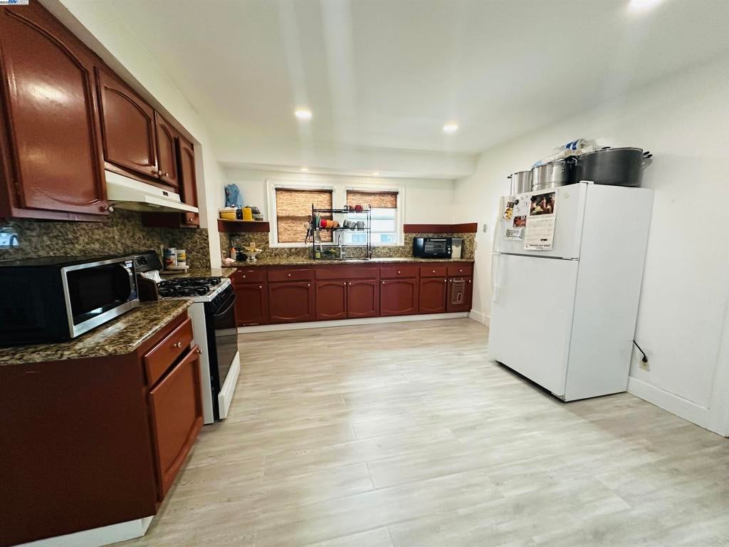 Photo of Listing #41112671