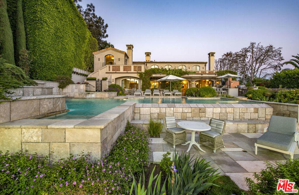 Photo of Listing #25490767