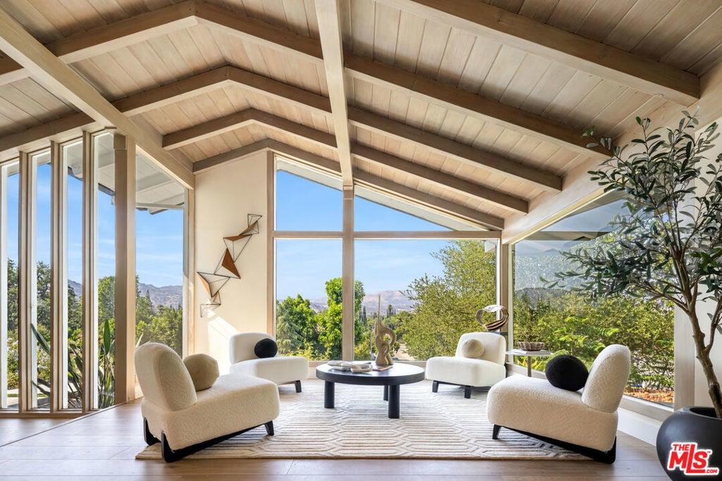 Photo of Listing #25597321