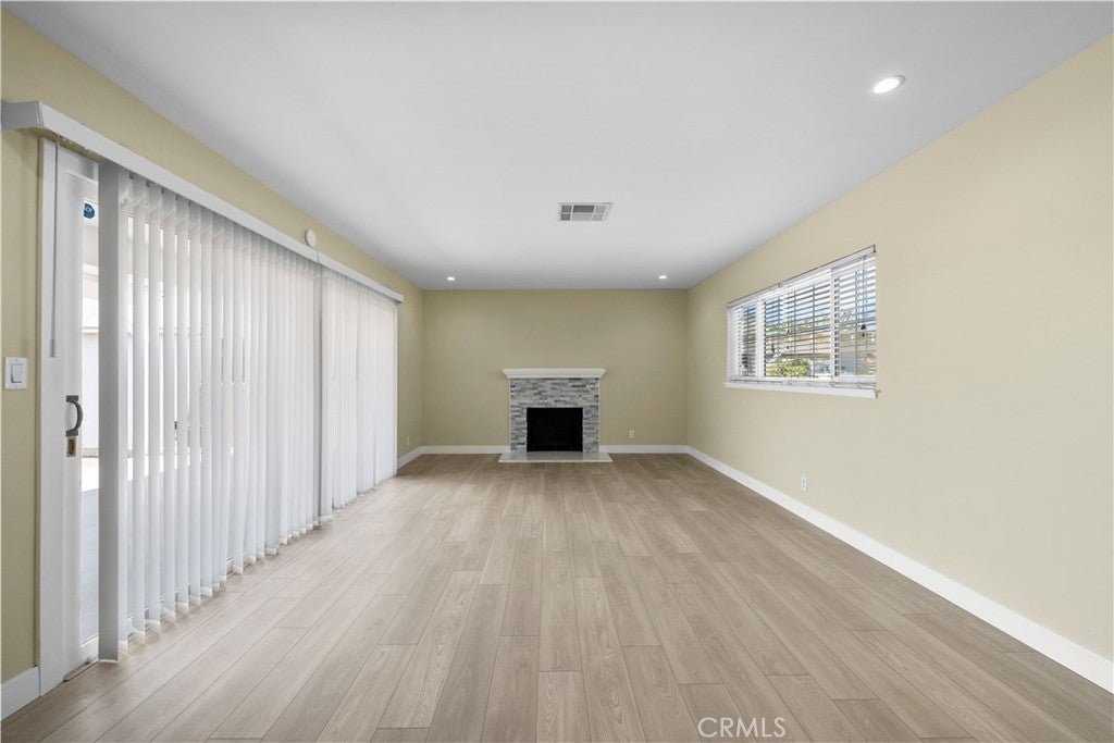 Photo of Listing #SR25221144