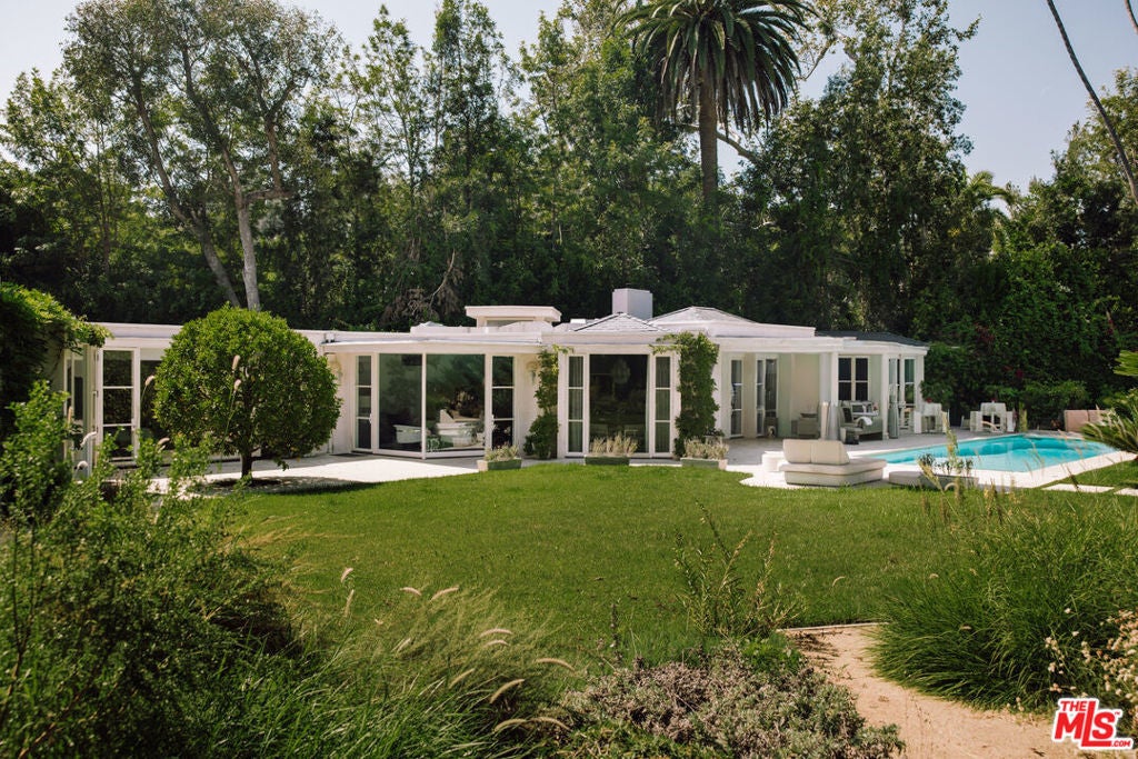 Photo of Listing #25596395