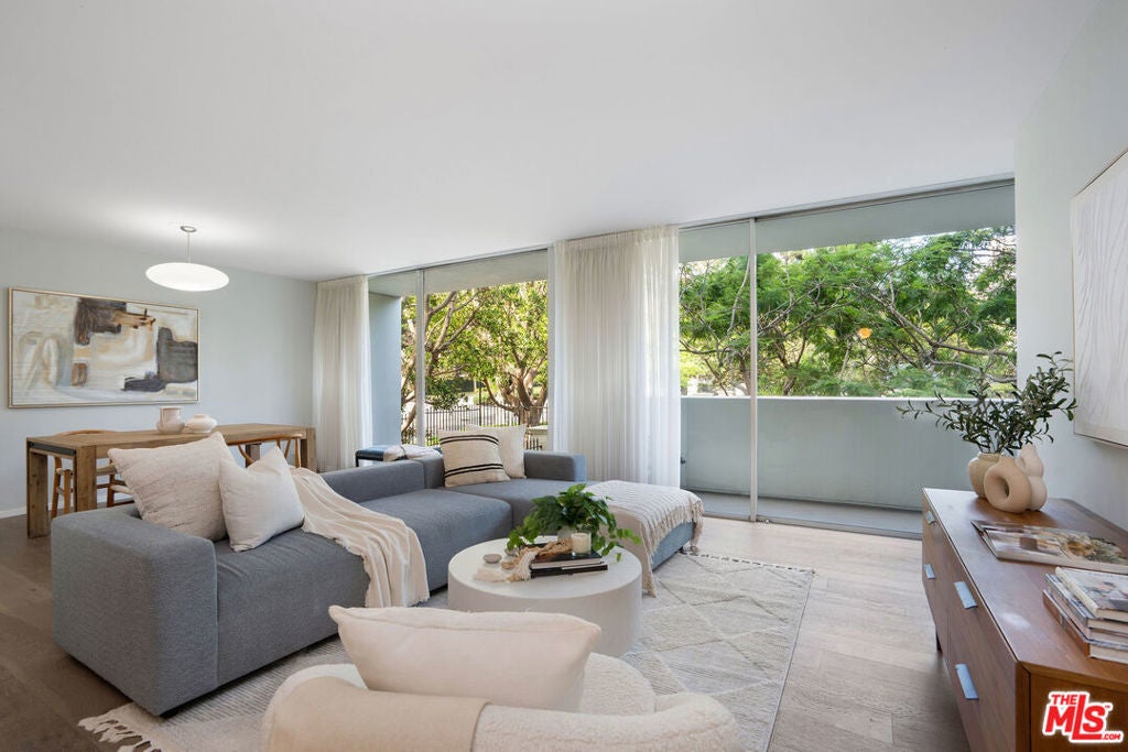 Photo of Listing #25597531