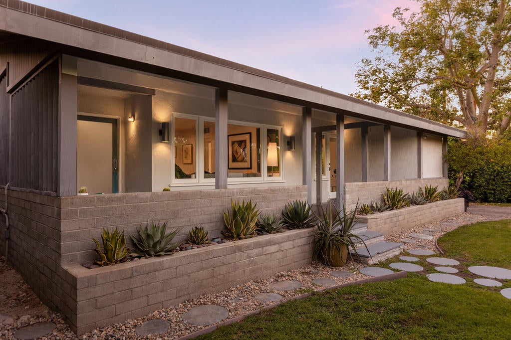 675 Vista Oro, Palm Springs