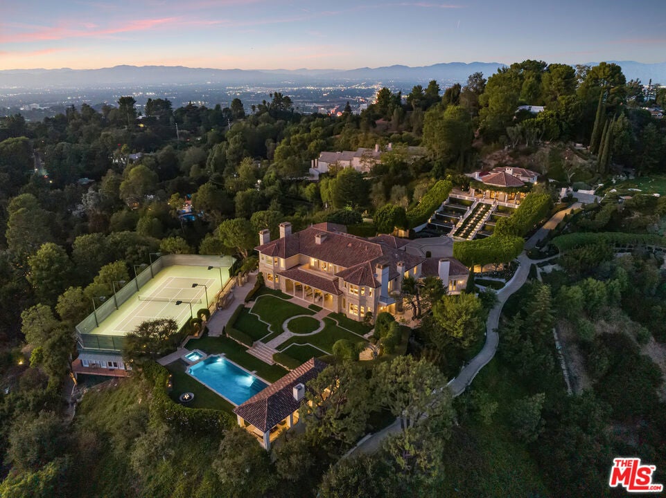 Photo of Listing #25597447