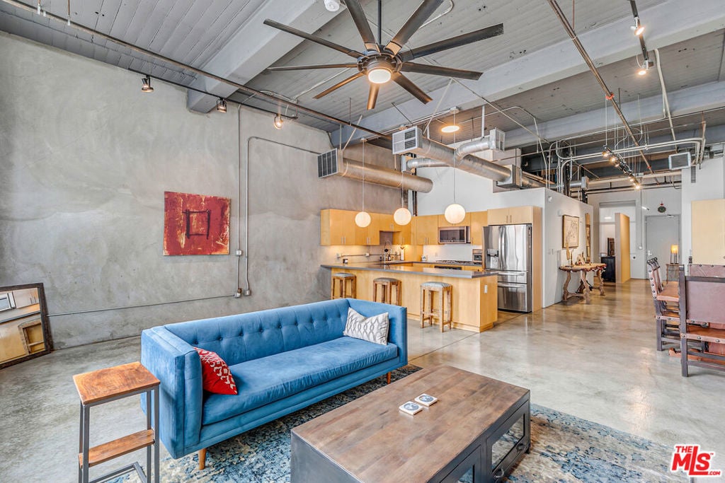 Photo of Listing #25597007