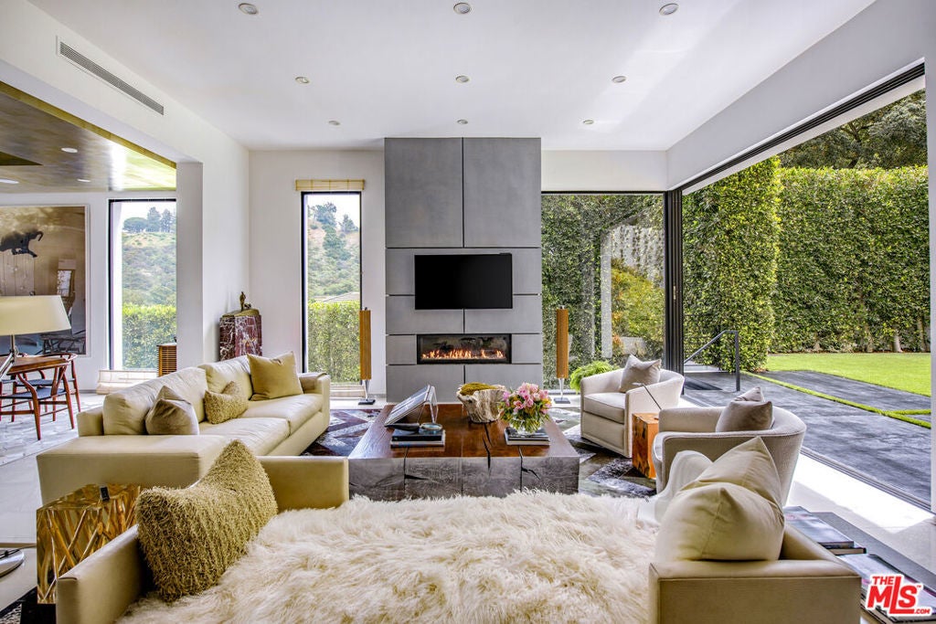 Photo of Listing #25595275