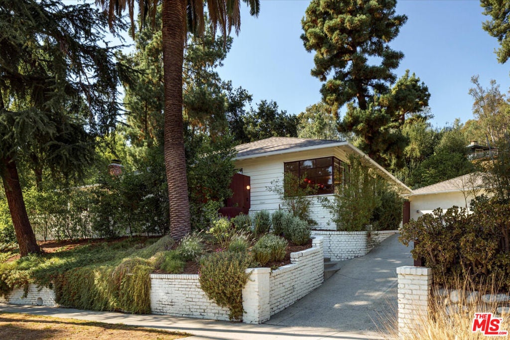 2001 Hill Drive, Los Angeles