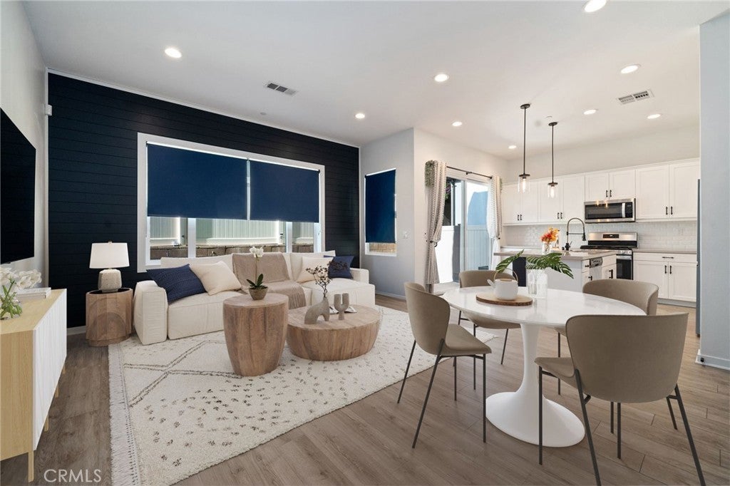 Photo of Listing #PW25225693