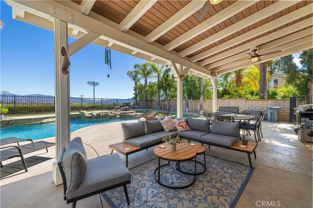 27879 Alta Vista Avenue, Valencia