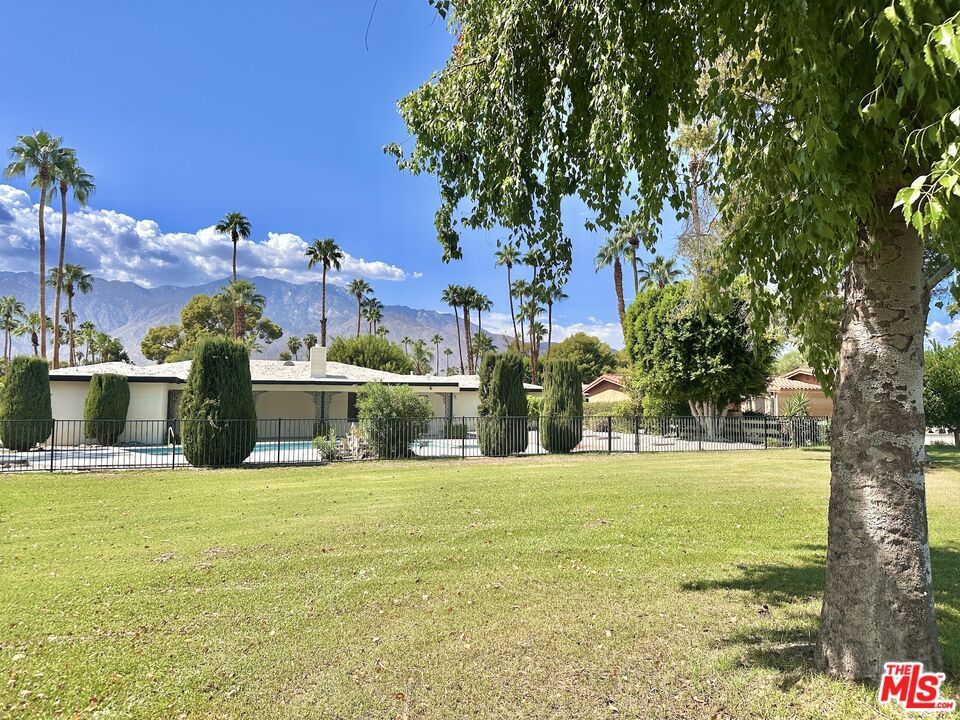 2176 Bobolink Lane, Palm Springs