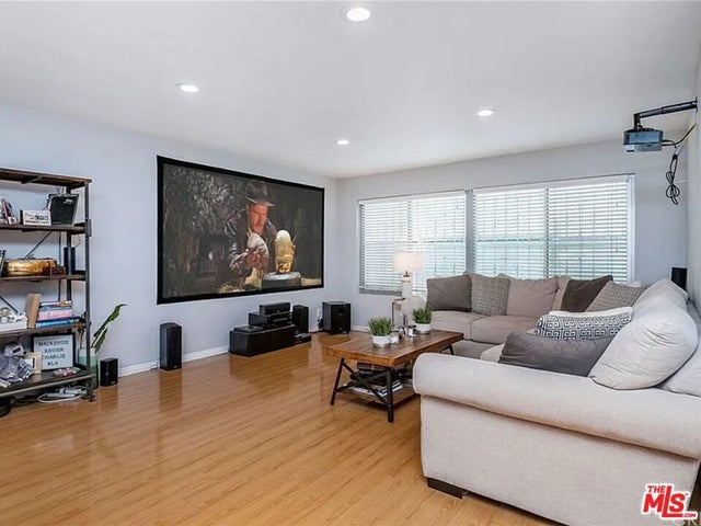 6771 Springpark Avenue # 106a, Los Angeles