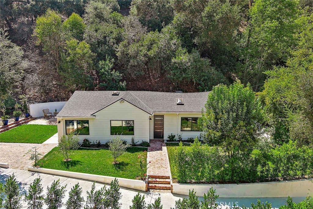 Photo of Listing #SR25182617